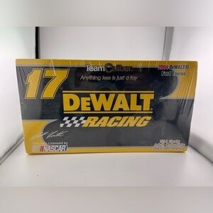 MATT KENSETH #17 DEWALT 2004 Taurus 1:24 Die-Cast Car TEAMCALIBER FACTORY SEALED